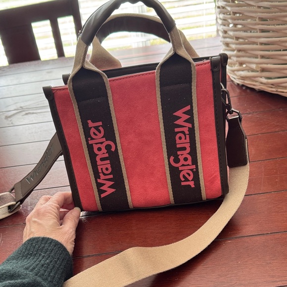 Wrangler Red and Black Crossbody Bag - Picture 2 of 4